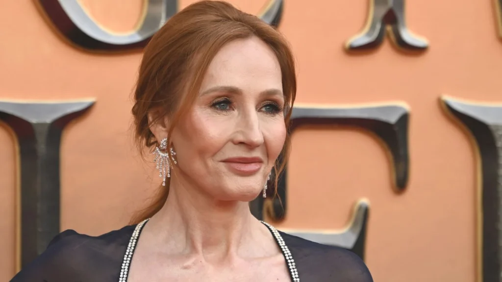 Avant la nouvelle série Harry Potter, certaines librairies refusent de vendre les livres de J.K. Rowling J.K. Rowling