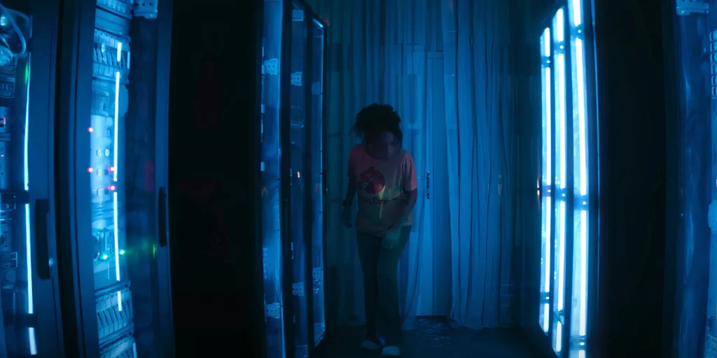 La série Black Mirror trompe les téléspectateurs avec 2 versions d'un épisode de la saison 7 Black Mirror