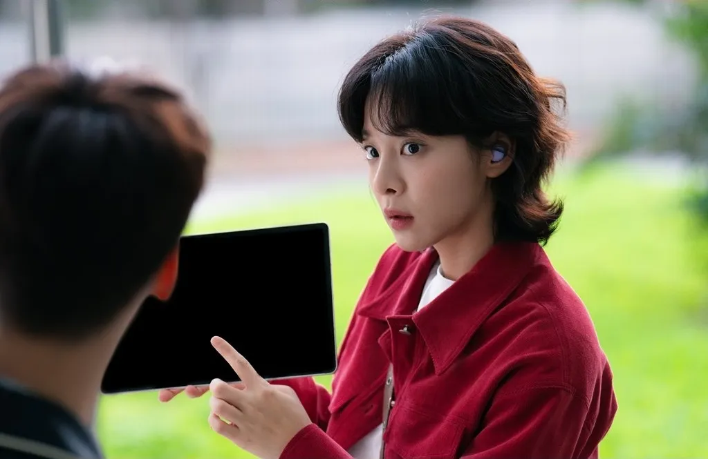 Oh My Ghost Clients: Seol In Ah est le cerveau derrière les affaires de Jung Kyung Ho Seol In Ah dans Oh My Ghost Clients
