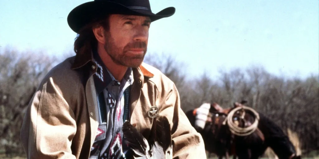 Zombie Plane: Chuck Norris, Vanilla Ice et Ice-T finissent le tournage de leur nouveau film de zombies Chuck Norris