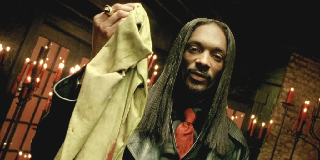Le film biopic de Snoop Dogg présente un acteur populaire de Netflix dans le rôle du rappeur emblématique Snoop Dogg
