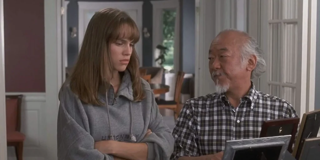 'C’était un peu décevant': Les créateurs de Cobra Kai expliquent l’absence d’Hilary Swank dans la suite de Karate Kid Miss Karaté Kid