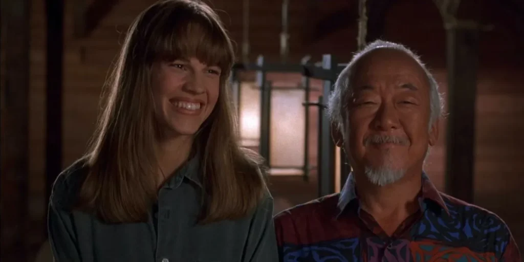 'C’était un peu décevant': Les créateurs de Cobra Kai expliquent l’absence d’Hilary Swank dans la suite de Karate Kid Miss Karaté Kid