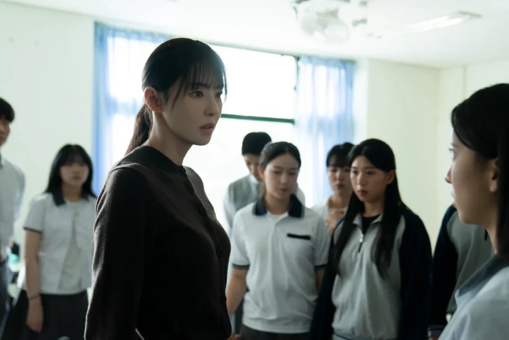 S Line: Lee Da Hee est un professeur de lycée dans le nouveau drame à suspense S Line