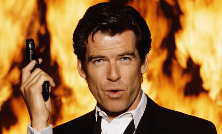 James Bond entre officiellement dans une nouvelle ère Pierce Brosnan dans le rôle de James Bond