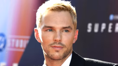 Nicholas Hoult rejoint officiellement la saison 2 de Harry Potter dans un rôle majeur Nicholas Hoult