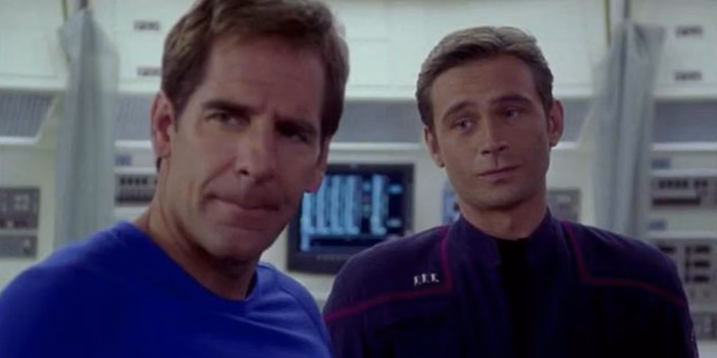 star trek archer se reveille dans infirmerie trip tucker derriere lui star trek enterprise