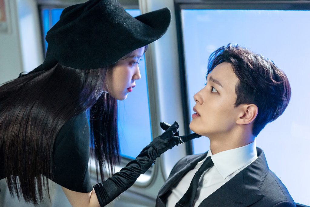 Hotel Del Luna